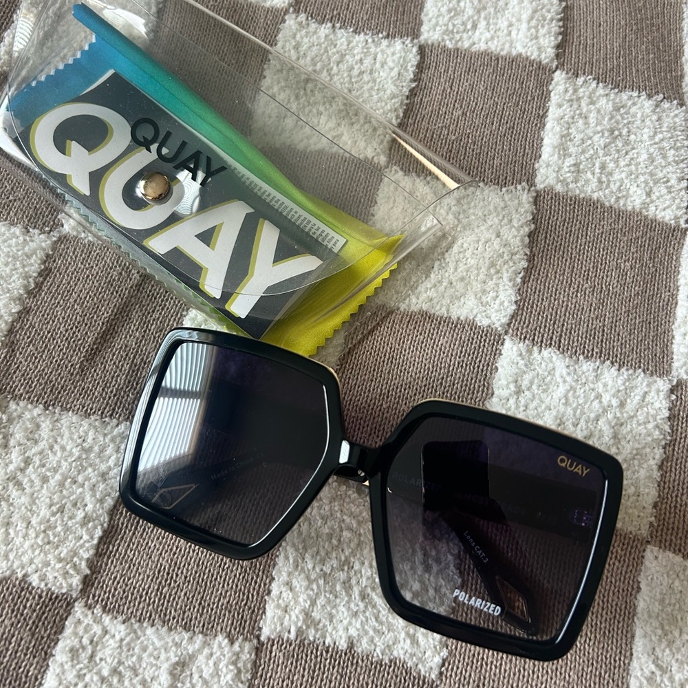 Quay Australia Black Square Sunglasses 🕶️